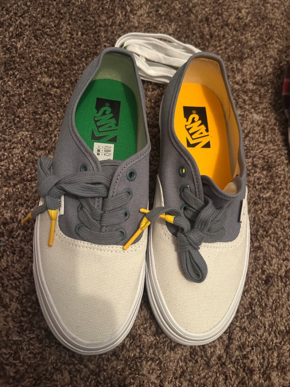 Classic Vans Women 7 1/2 Men 6